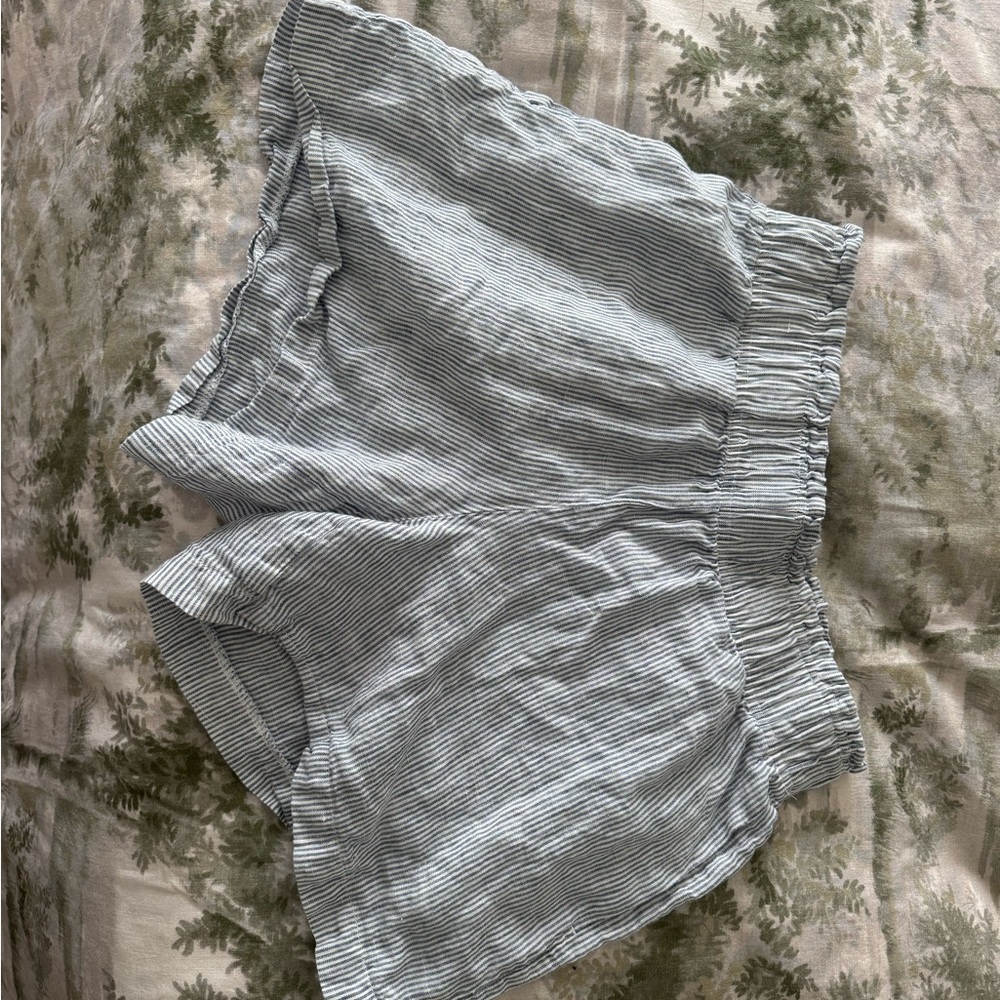 Quince linen shorts